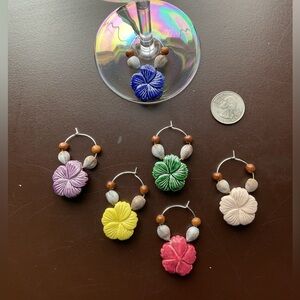 Wine charms (x6) - hibiscus